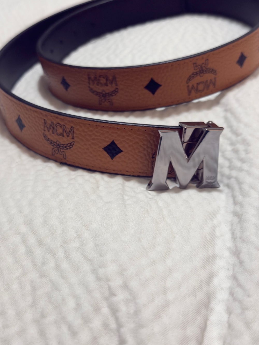 Monogram 'M' Buckle Tan Logo Belt - Picture 5 of 6